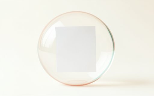 Feuille protegee a l interieur d une sphere translucide